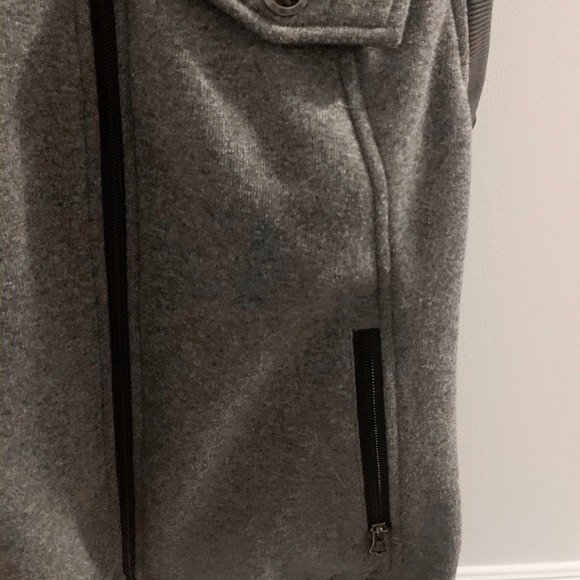 Burton Vest - Picture 2 of 5